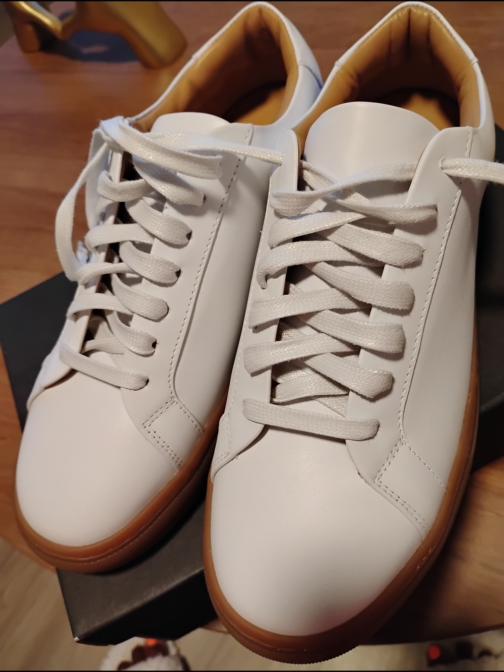 Thursday Woman’s White Leather Sneakers With Gum Sole
“BRAND NEW”